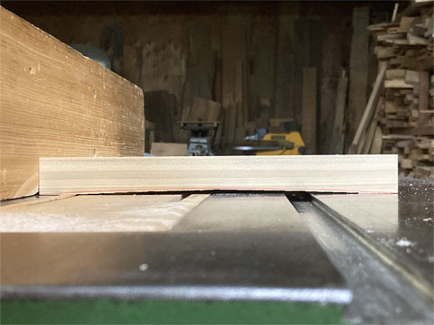 ヒノキの子供椅子