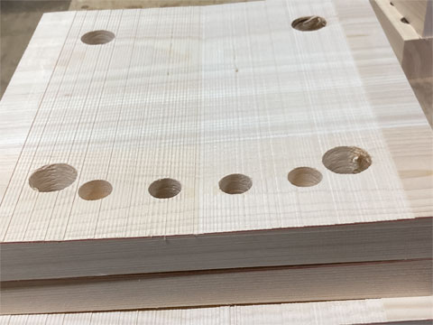 ヒノキの子供椅子