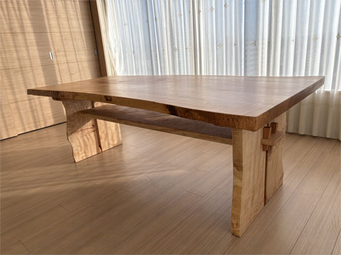 栃無垢一枚板テーブル