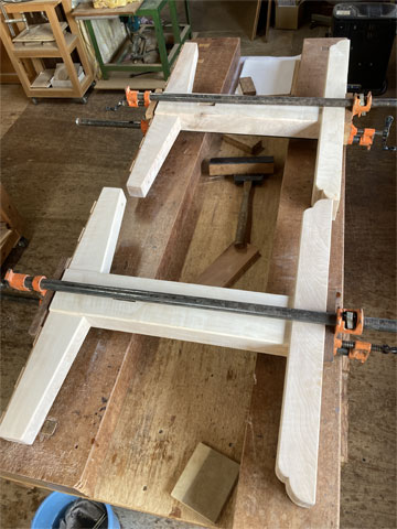 脚部の組み立て