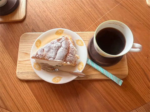 木工体験プログラムはお茶のサービス付き