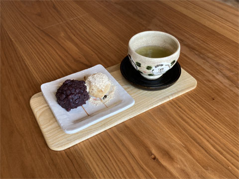 木工体験プログラムはお茶のサービス付き