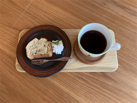 木工体験プログラムはお茶のサービス付き