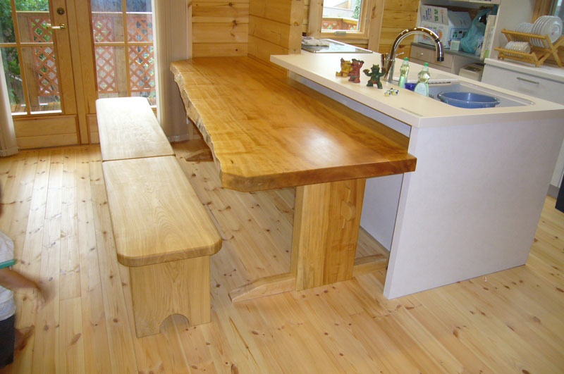 栃 トチ 無垢一枚板 カウンター型大テーブル ダイニングテーブルや手作り家具のオーダーは半布里工房